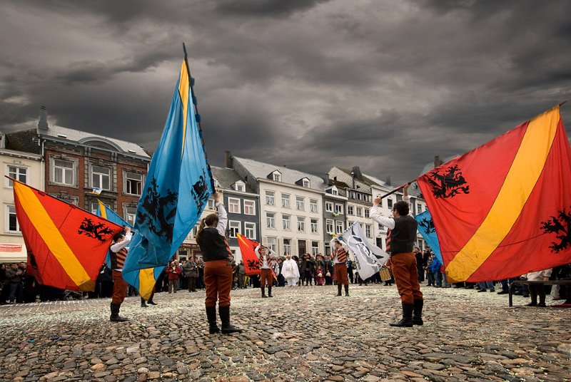 1143 - lanceurs de drapeaux - DE WILDE Eddy - belgium.jpg